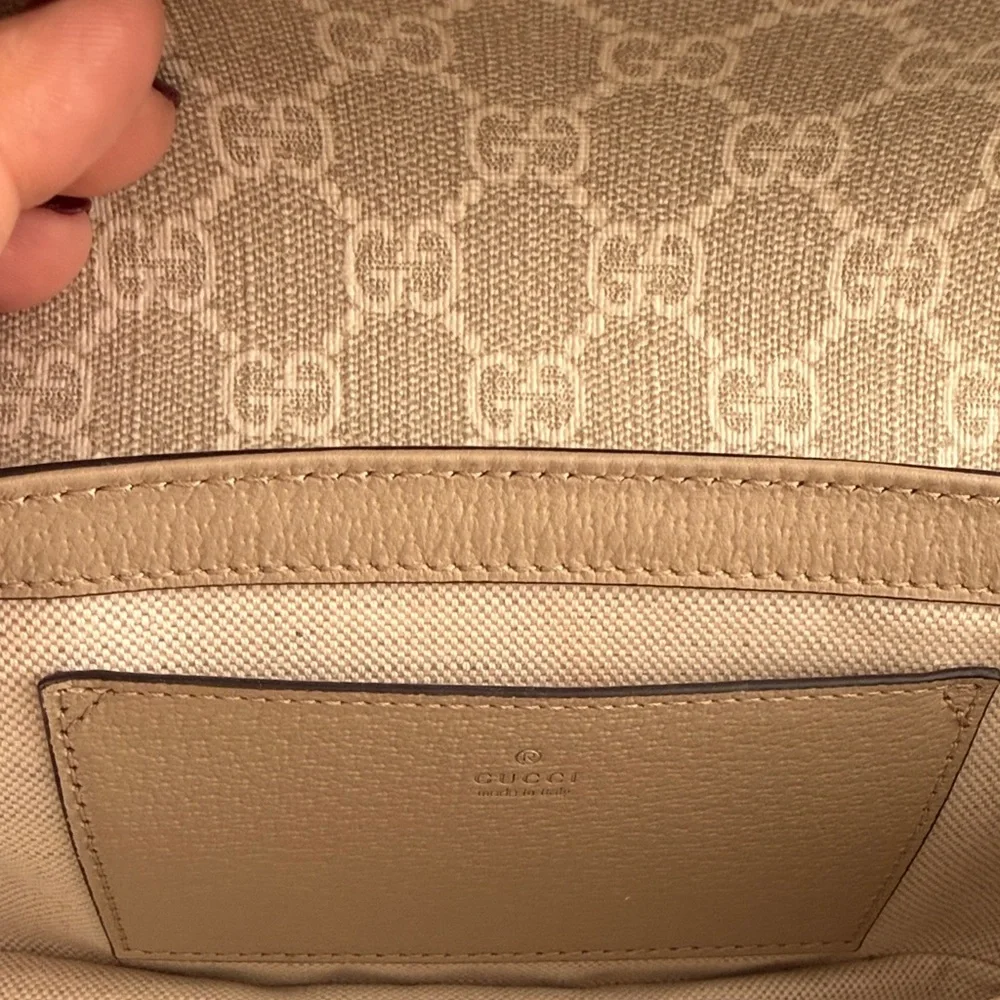 Gucci Ophidia Beige GG Crossbody with Green and Red Strap - Picture 4 of 8